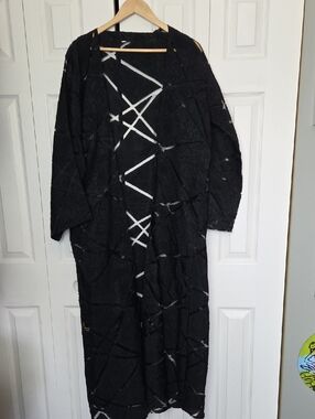 Black Textured Open Abaya Duster with White Abstract Detailing
